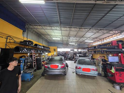 Continental Pusat Tayar & Membaiki Kereta Lean Heng