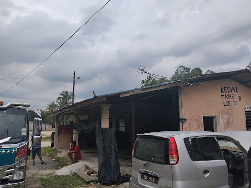 KEDAI TAYAR ANGOH