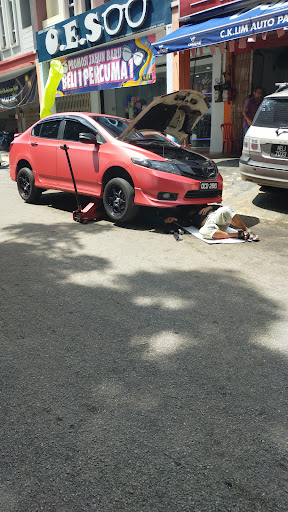 Kiong Maju Tyre Service