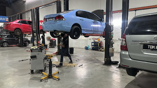 Scrut Garage Pekan Nanas