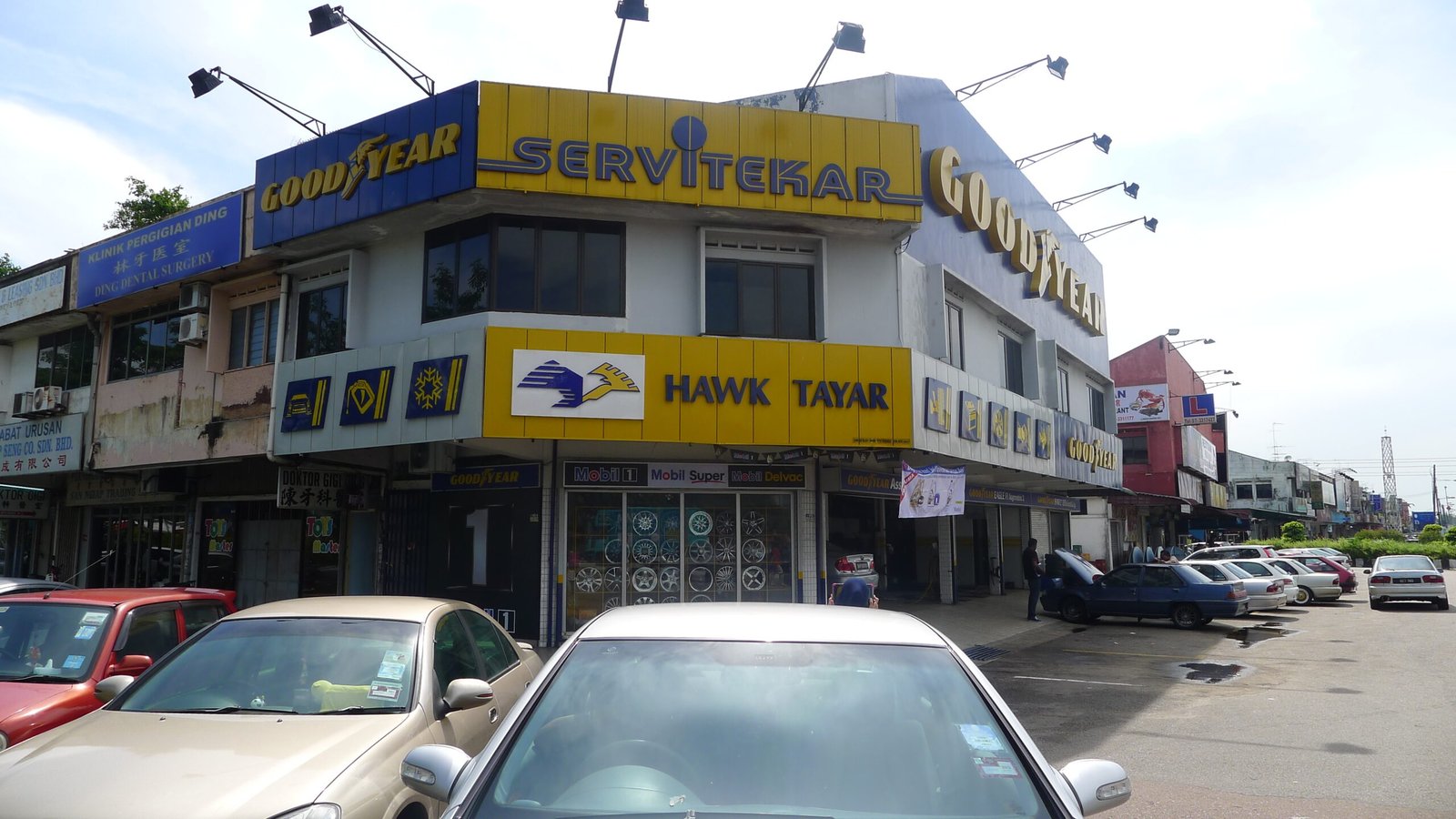 Hawk Tyre Service Sdn Bhd - Pendapat Pelanggan di Pelangi
