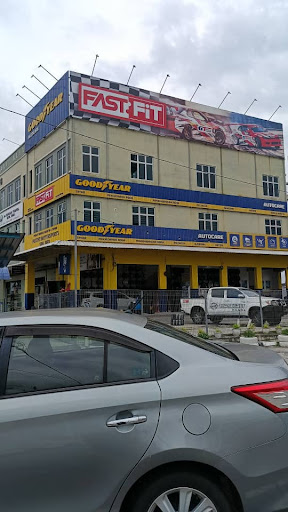 FastFit Parit Raja: Ulasan Tayar, Rim & Servis Kereta Terbaik